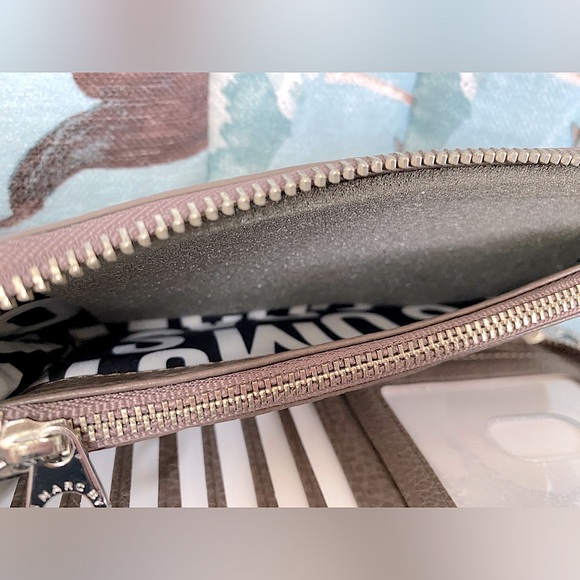 NWT Marc by Marc Jacobs Tan Leather Zippy Wallet - Picture 8 of 16